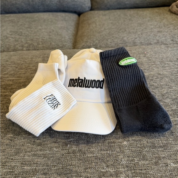 White Cap - Picture 5 of 5